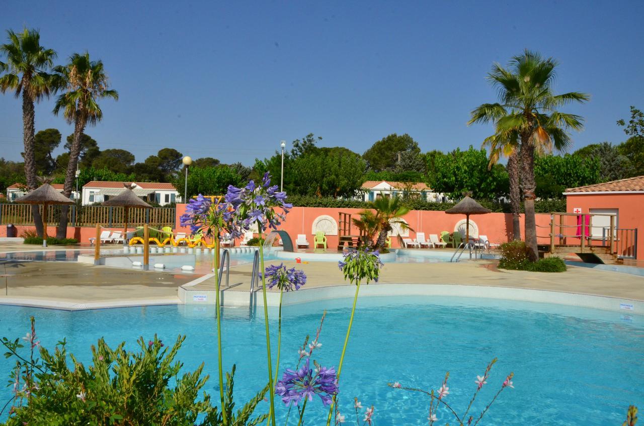 Domaine Sainte Veziane Hotel Bessan Exterior photo